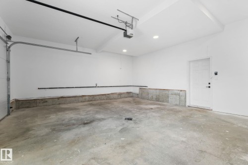 5252 47 Avenue, Calmar, AB - Indoor Photo Showing Garage