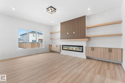 5252 47 Avenue, Calmar, AB - Indoor With Fireplace