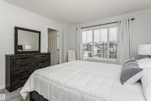 1640 Erker Way, Edmonton, AB - Indoor Photo Showing Bedroom