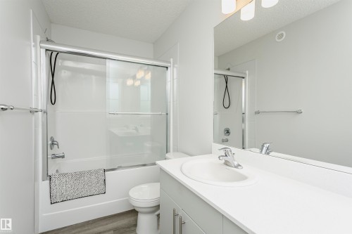 1640 Erker Way, Edmonton, AB - Indoor Photo Showing Bathroom