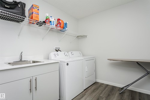 1640 Erker Way, Edmonton, AB - Indoor Photo Showing Laundry Room