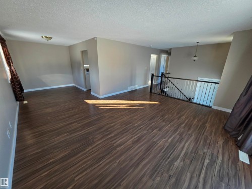 3 Walnut Street, Spruce Grove, AB - Indoor Photo Showing Other Room