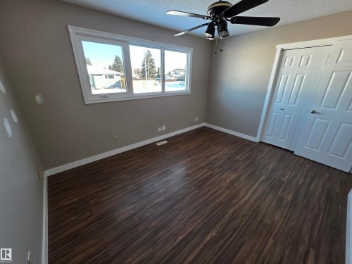 3 Walnut Street, Spruce Grove, AB - Indoor Photo Showing Other Room