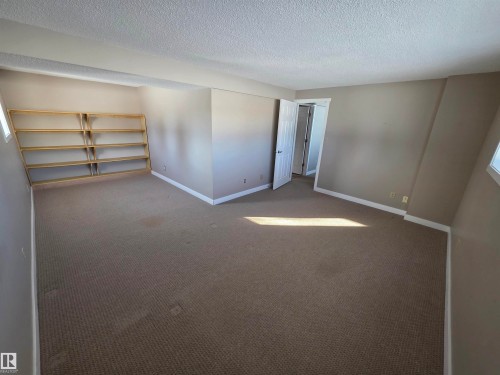 3 Walnut Street, Spruce Grove, AB - Indoor Photo Showing Other Room