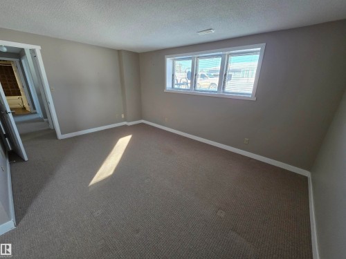3 Walnut Street, Spruce Grove, AB - Indoor Photo Showing Other Room