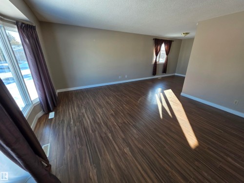 3 Walnut Street, Spruce Grove, AB - Indoor Photo Showing Other Room