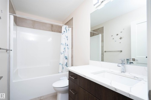 1459 Cherniak Way, Edmonton, AB - Indoor Photo Showing Bathroom