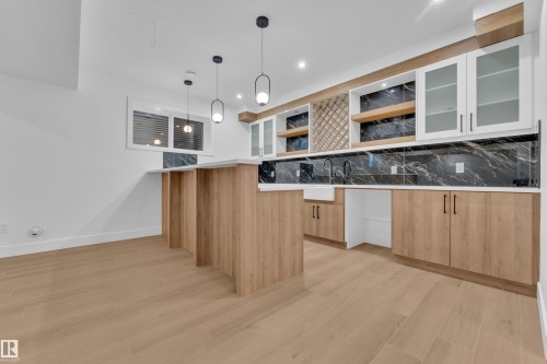 215 Basin Court, Leduc, AB - Indoor Photo Showing Kitchen With Upgraded Kitchen