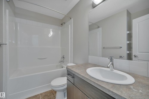 415 Simmonds Way, Leduc, AB - Indoor Photo Showing Bathroom