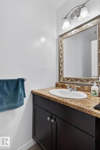 207 Callingwood Place, Edmonton, AB - Indoor Photo Showing Bathroom