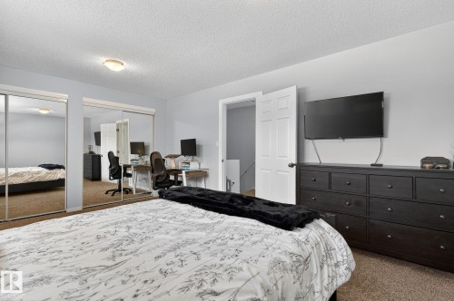 207 Callingwood Place, Edmonton, AB - Indoor Photo Showing Bedroom