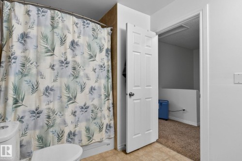 207 Callingwood Place, Edmonton, AB - Indoor Photo Showing Bathroom