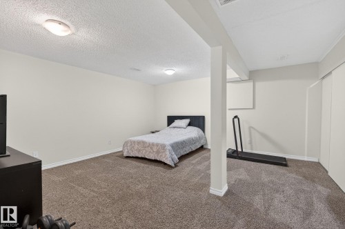 207 Callingwood Place, Edmonton, AB - Indoor Photo Showing Bedroom