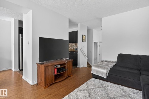 207 Callingwood Place, Edmonton, AB - Indoor Photo Showing Living Room
