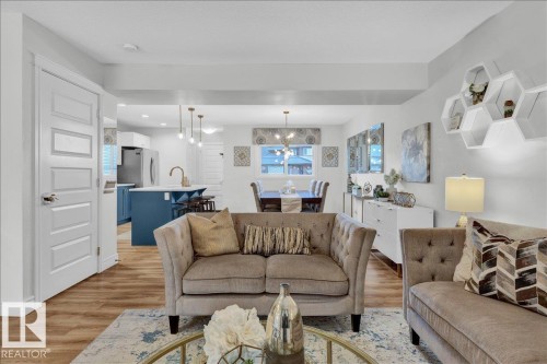 6489 King Wynd, Edmonton, AB - Indoor Photo Showing Living Room