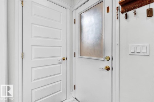 6489 King Wynd, Edmonton, AB - Indoor Photo Showing Other Room