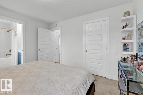6489 King Wynd, Edmonton, AB - Indoor Photo Showing Bedroom