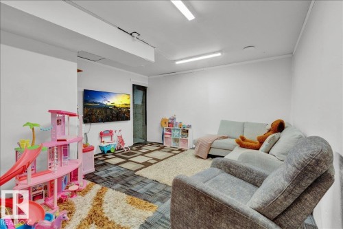 6489 King Wynd, Edmonton, AB - Indoor