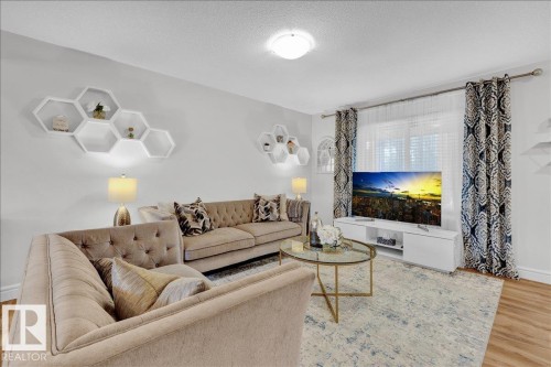 6489 King Wynd, Edmonton, AB - Indoor Photo Showing Living Room