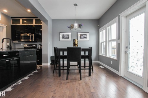 3334 Hilton Crescent, Edmonton, AB - Indoor Photo Showing Dining Room