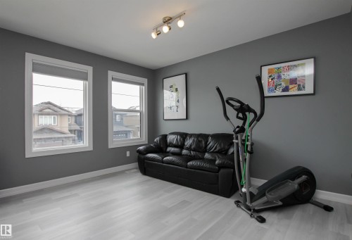3334 Hilton Crescent, Edmonton, AB - Indoor Photo Showing Other Room