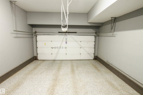 3334 Hilton Crescent, Edmonton, AB - Indoor Photo Showing Garage