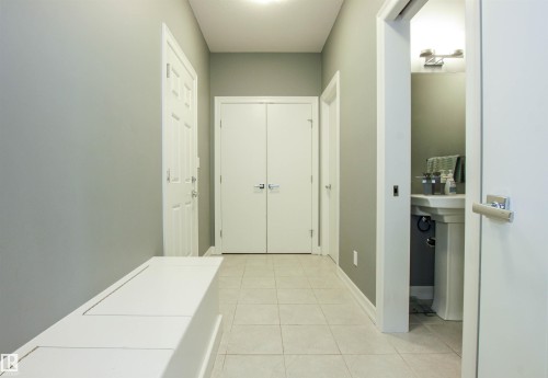 3334 Hilton Crescent, Edmonton, AB - Indoor Photo Showing Other Room