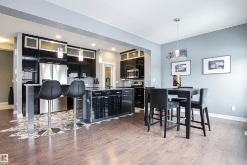 3334 Hilton Crescent, Edmonton, AB - Indoor Photo Showing Dining Room