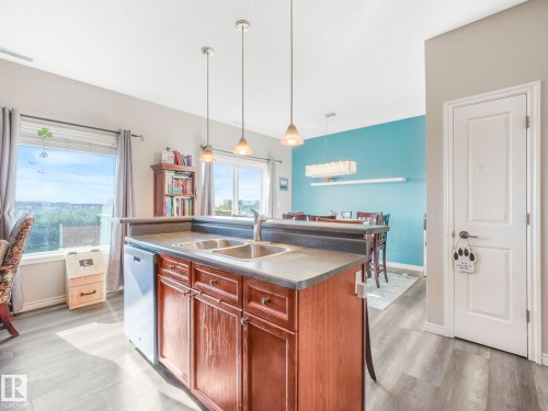 94 13825 155 Avenue, Edmonton, AB - Indoor Photo Showing Kitchen With Double Sink