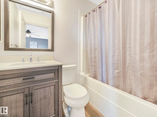 94 13825 155 Avenue, Edmonton, AB - Indoor Photo Showing Bathroom