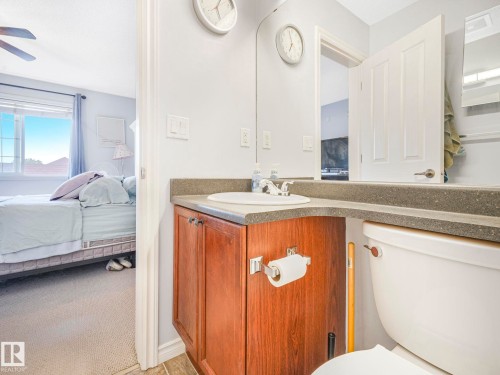 94 13825 155 Avenue, Edmonton, AB - Indoor Photo Showing Bathroom
