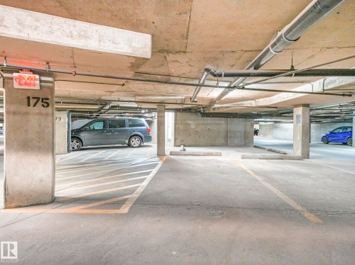 94 13825 155 Avenue, Edmonton, AB - Indoor Photo Showing Garage