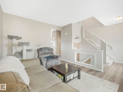 94 13825 155 Avenue, Edmonton, AB - Indoor Photo Showing Living Room