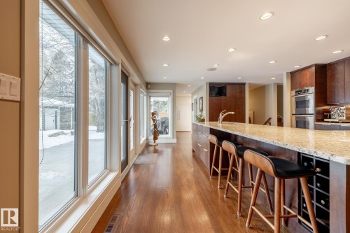 14019 88 Avenue, Edmonton, AB - Indoor Photo Showing Kitchen With Upgraded Kitchen