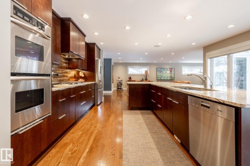 14019 88 Avenue, Edmonton, AB - Indoor Photo Showing Kitchen With Upgraded Kitchen
