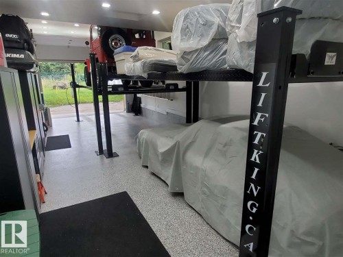 Four Car Garage and or Studio. Heated with Lifts. - 14019 88 Avenue, Edmonton, AB - Indoor