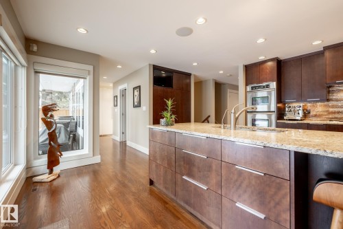 14019 88 Avenue, Edmonton, AB - Indoor Photo Showing Kitchen With Upgraded Kitchen