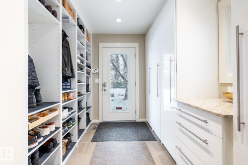 14019 88 Avenue, Edmonton, AB - Indoor