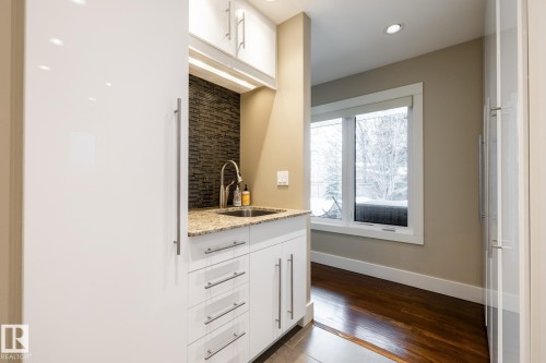 14019 88 Avenue, Edmonton, AB - Indoor