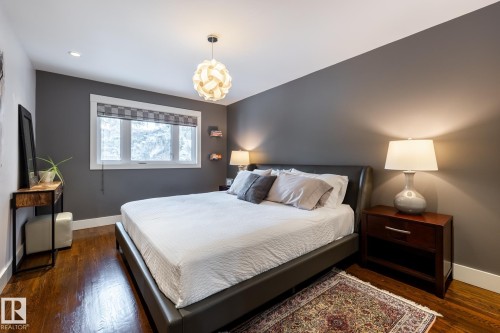 14019 88 Avenue, Edmonton, AB - Indoor Photo Showing Bedroom