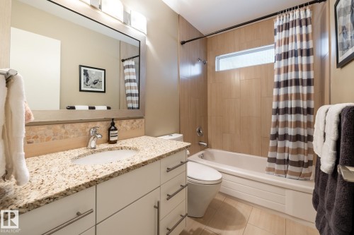 14019 88 Avenue, Edmonton, AB - Indoor Photo Showing Bathroom