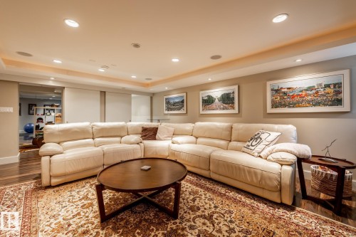 14019 88 Avenue, Edmonton, AB - Indoor Photo Showing Living Room