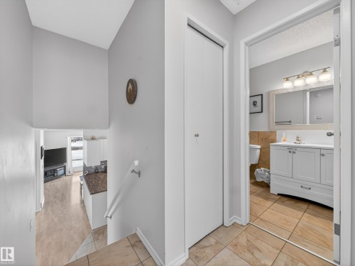 Hallway featuring an upstairs landing - 4603 32 Avenue, Edmonton, AB - Indoor