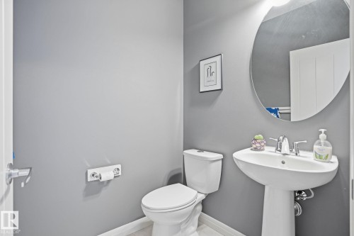 1148 Mcconachie Boulevard, Edmonton, AB - Indoor Photo Showing Bathroom