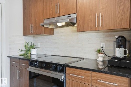 1148 Mcconachie Boulevard, Edmonton, AB - Indoor Photo Showing Kitchen