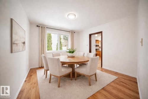 823 Richards Crescent, Edmonton, AB - Indoor Photo Showing Dining Room