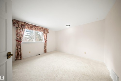823 Richards Crescent, Edmonton, AB - Indoor Photo Showing Other Room