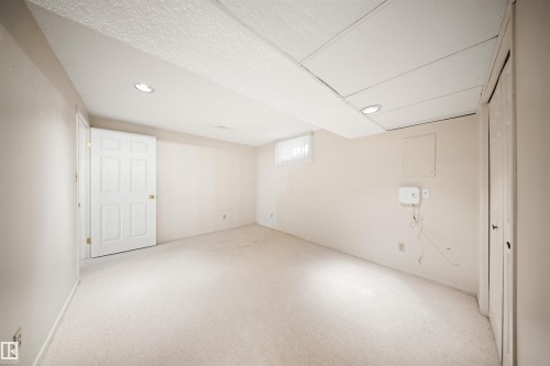 823 Richards Crescent, Edmonton, AB - Indoor