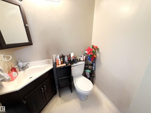 157 Lancaster Terrace, Edmonton, AB - Indoor Photo Showing Bathroom