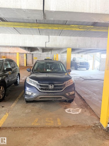 157 Lancaster Terrace, Edmonton, AB - Indoor Photo Showing Garage